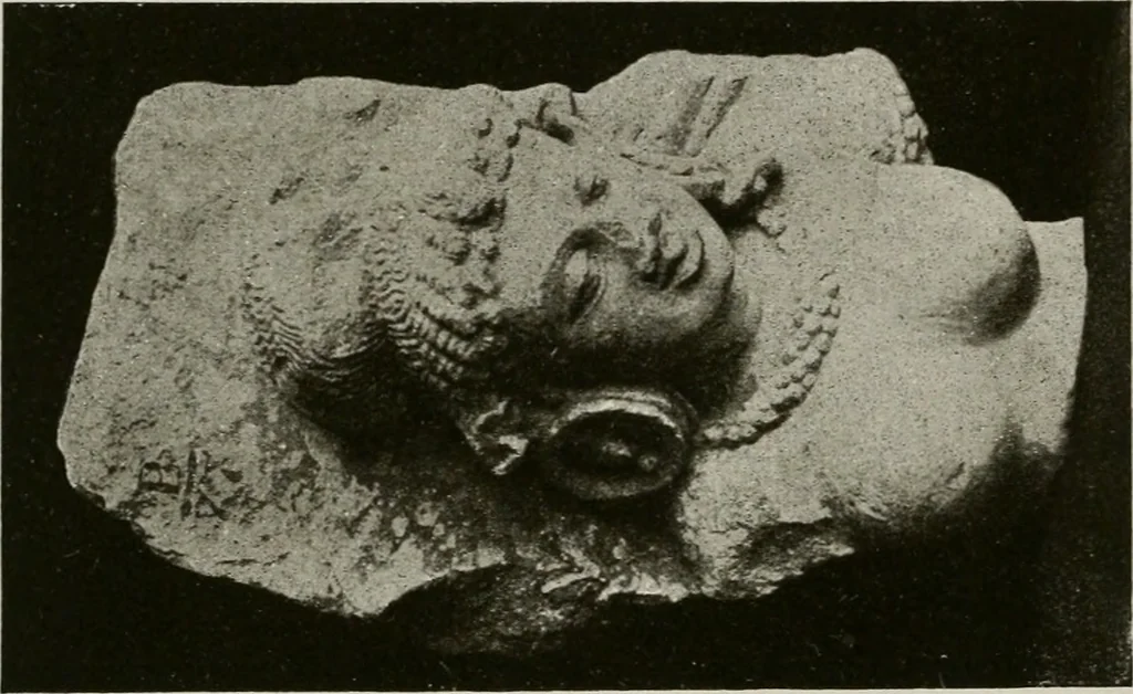 An illustration from La sculpture hindoue. Traduction de Paul Budry, 1922, leaf 115