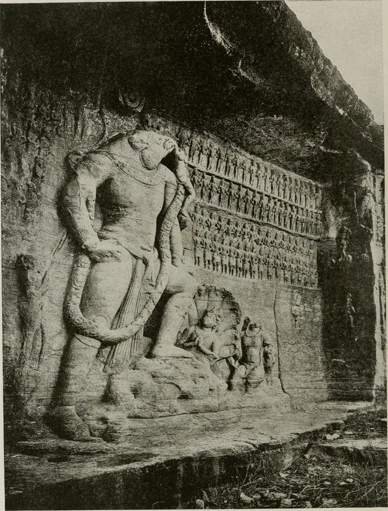 An illustration from La sculpture hindoue. Traduction de Paul Budry, 1922, leaf 119