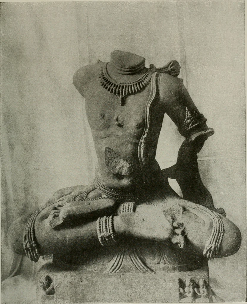 An illustration from La sculpture hindoue. Traduction de Paul Budry, 1922, leaf 124