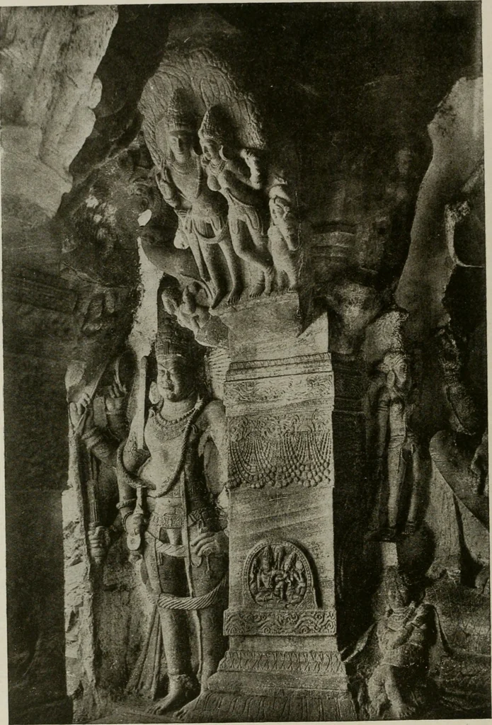 An illustration from La sculpture hindoue. Traduction de Paul Budry, 1922, leaf 133