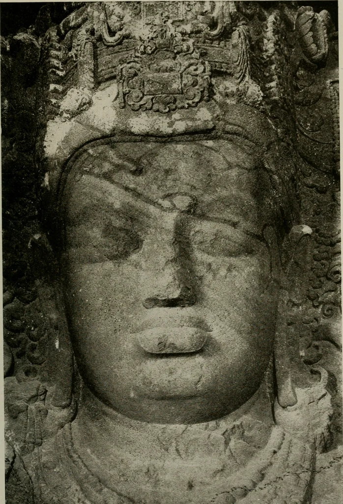 An illustration from La sculpture hindoue. Traduction de Paul Budry, 1922, leaf 146