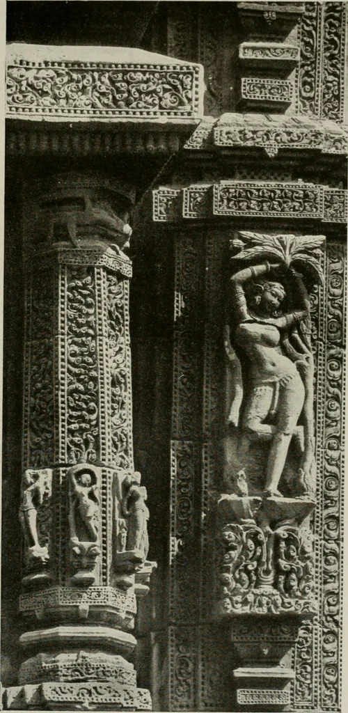 An illustration from La sculpture hindoue. Traduction de Paul Budry, 1922, leaf 160