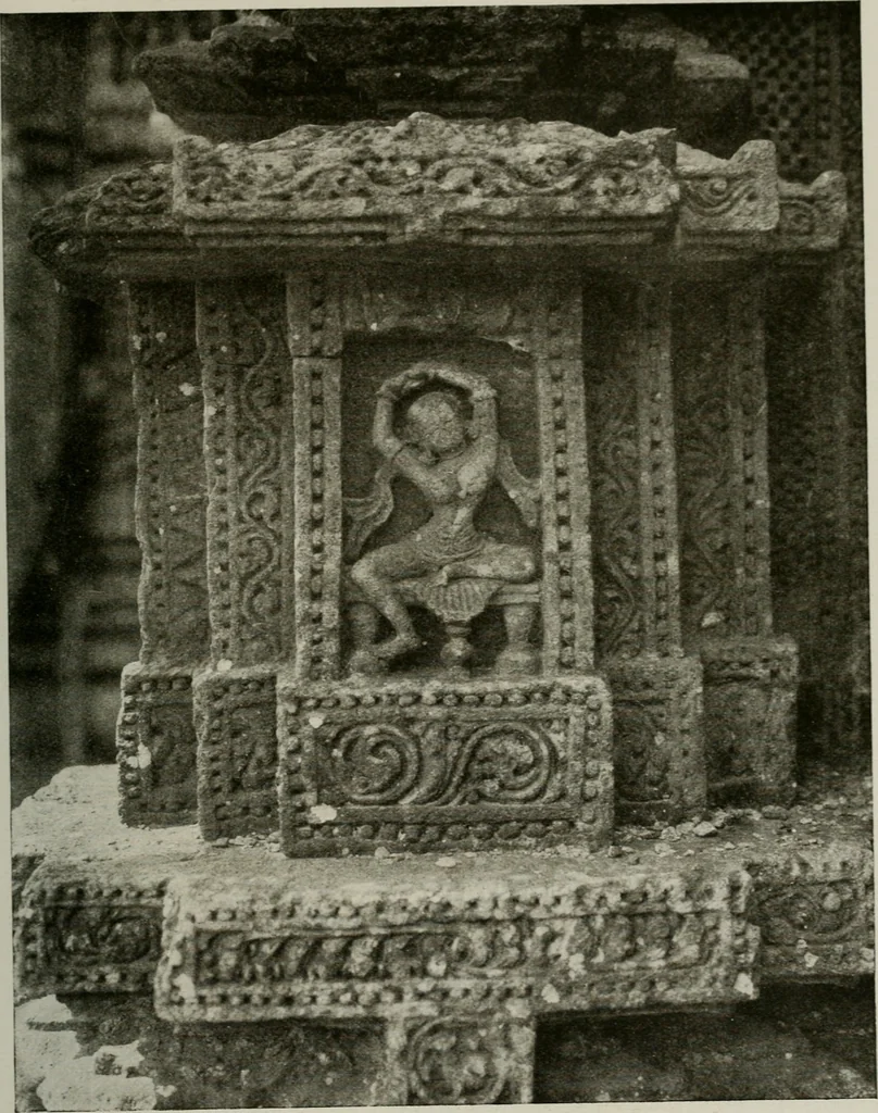An illustration from La sculpture hindoue. Traduction de Paul Budry, 1922, leaf 168