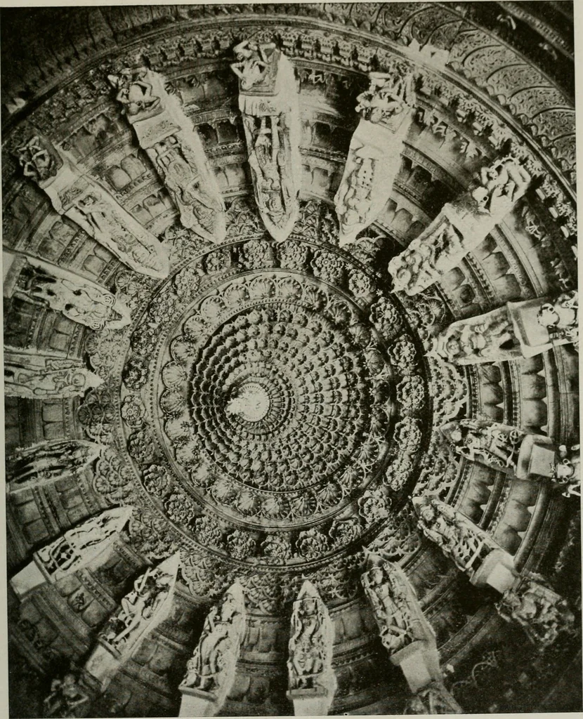 An illustration from La sculpture hindoue. Traduction de Paul Budry, 1922, leaf 180