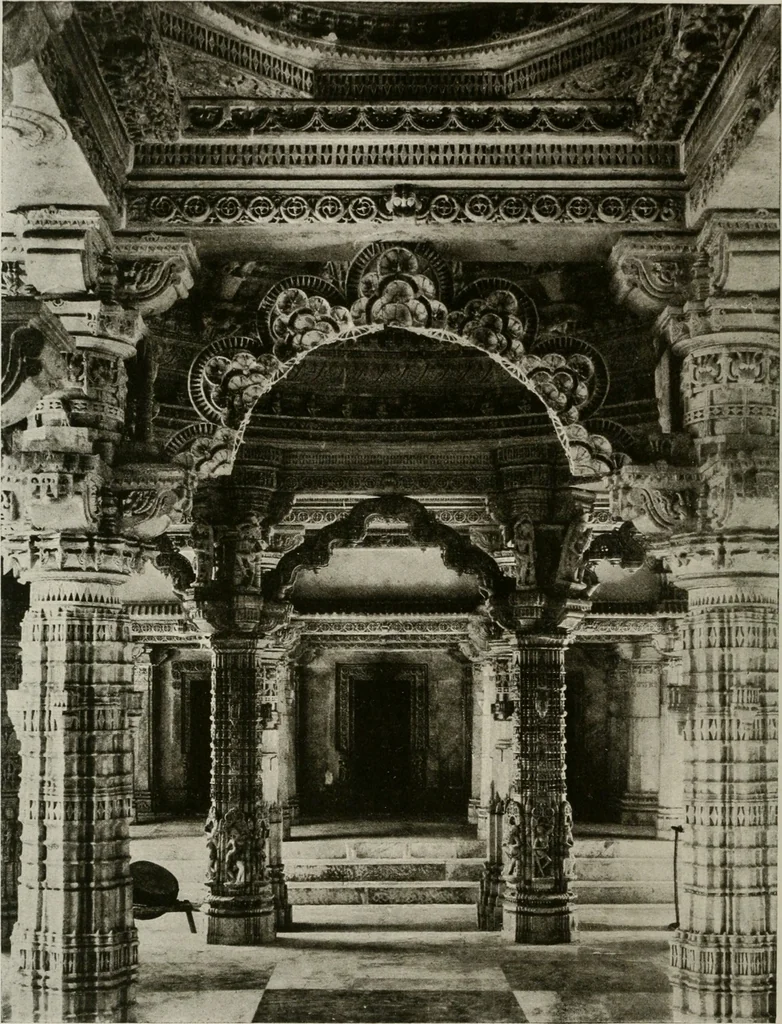An illustration from La sculpture hindoue. Traduction de Paul Budry, 1922, leaf 181