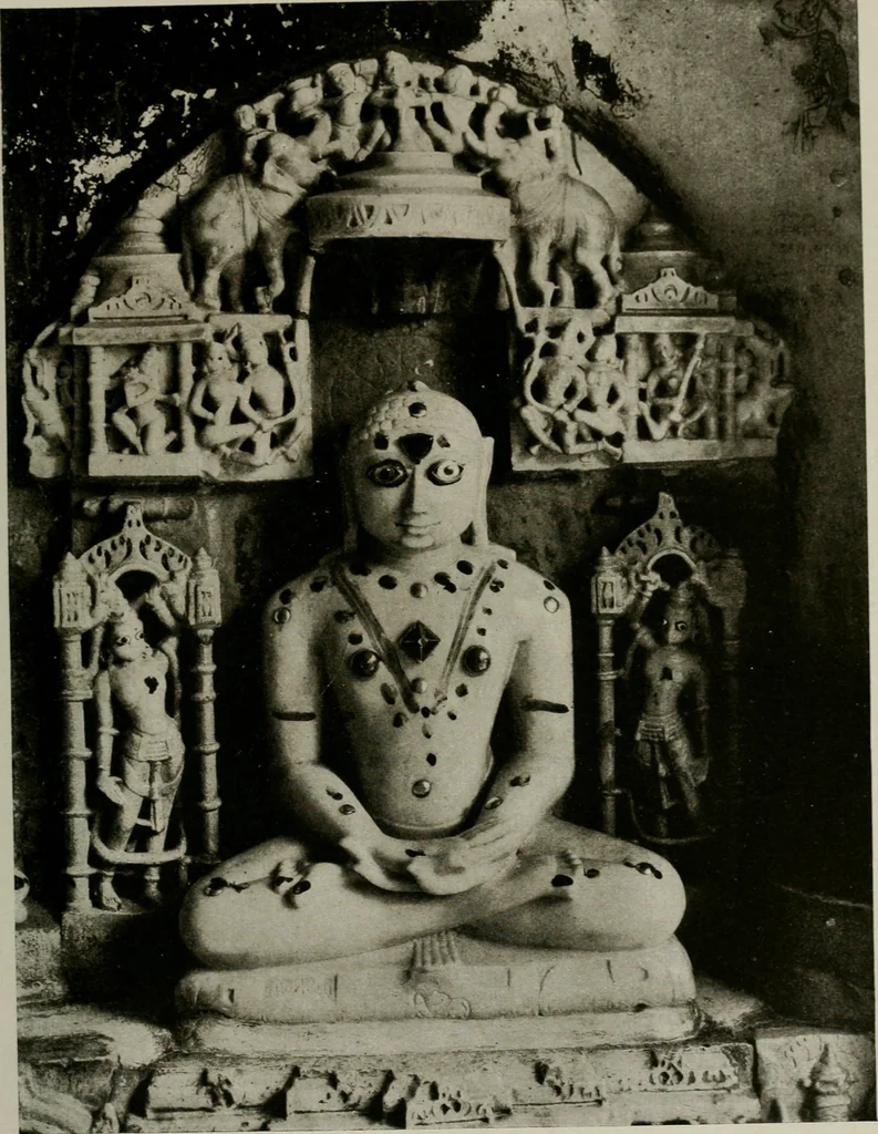 An illustration from La sculpture hindoue. Traduction de Paul Budry, 1922, leaf 182