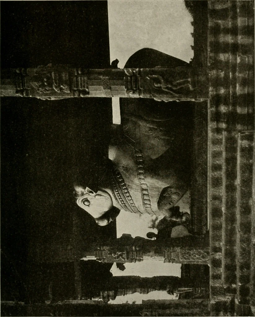 An illustration from La sculpture hindoue. Traduction de Paul Budry, 1922, leaf 202