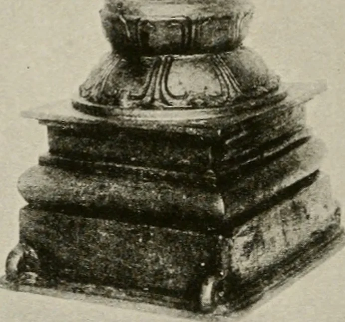 An illustration from La sculpture hindoue. Traduction de Paul Budry, 1922, leaf 217