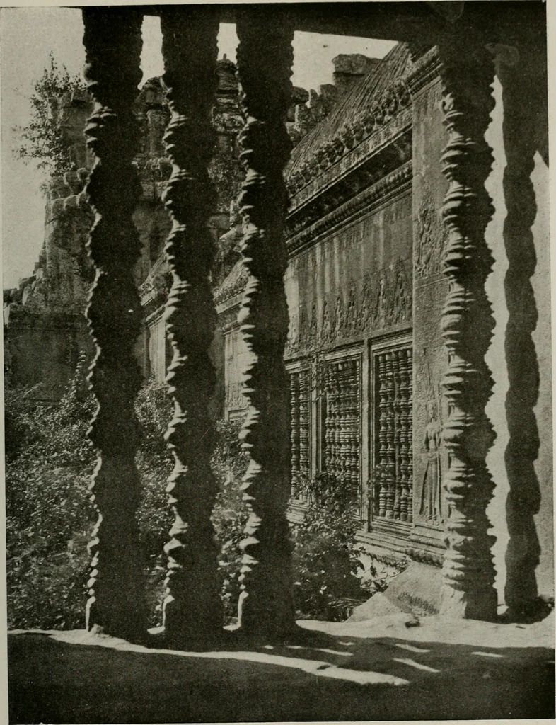An illustration from La sculpture hindoue. Traduction de Paul Budry, 1922, leaf 248
