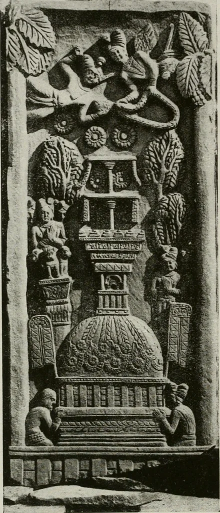 An illustration from La sculpture hindoue. Traduction de Paul Budry, 1922, leaf 99