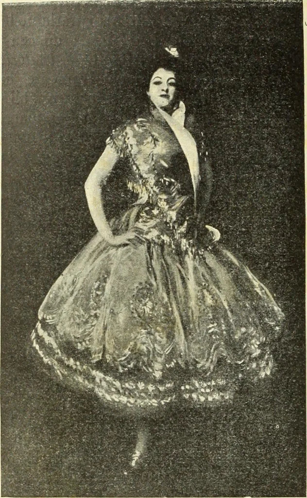 An illustration from La scultura, la pittura di U. Fleres, P. Molmenti, U. Ojetti, G. Menasci : le arti applicate di Guido Menasci, 1900, leaf 323