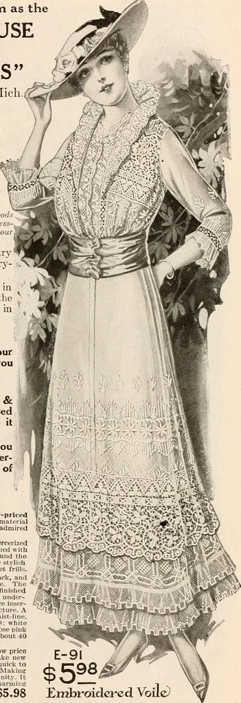An illustration from latest New York styles for women, misses,, 1915, leaf 12