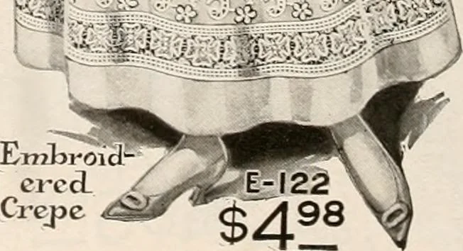 An illustration from latest New York styles for women, misses,, 1915, leaf 15