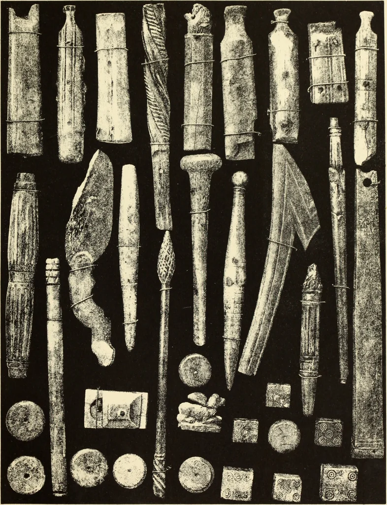 An illustration from La toilette chez les Romaines au temps des empereurs; étude des principaux objets de toilette en os trouvés dans les fouilles de la nécropole de Trion & du coteau de Fourvière, 1888, leaf 88