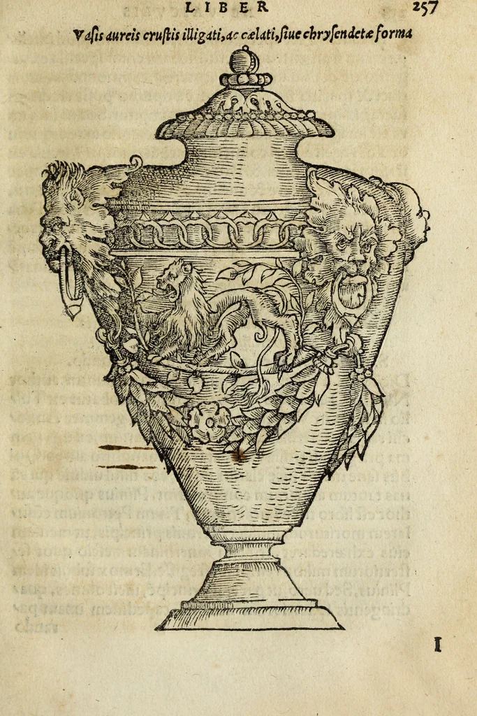 An illustration from Lazari Bayfii annotationes in legem II : De captiuis & postliminio reuersis, in quibus tractatur De re nauali, per autorem recognitæ : eivsdem annotationes in tractatum De auro & argento legato, quibus vestimẽtoru ̃& vasculorũ genera explicat̃ur : his omnibus imagines ab antiquissimis monumentis desumptas ad argumenti declaratione ̃subiunximus. Item Antonii Thylesii De coloribus libellus, à coloribus uestium non alienus, 1537, leaf 260