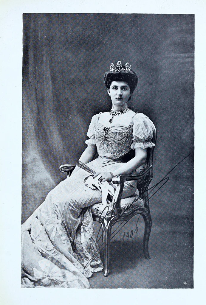 An illustration from "Le Industrie Femminili Italiane", 1906, leaf 9