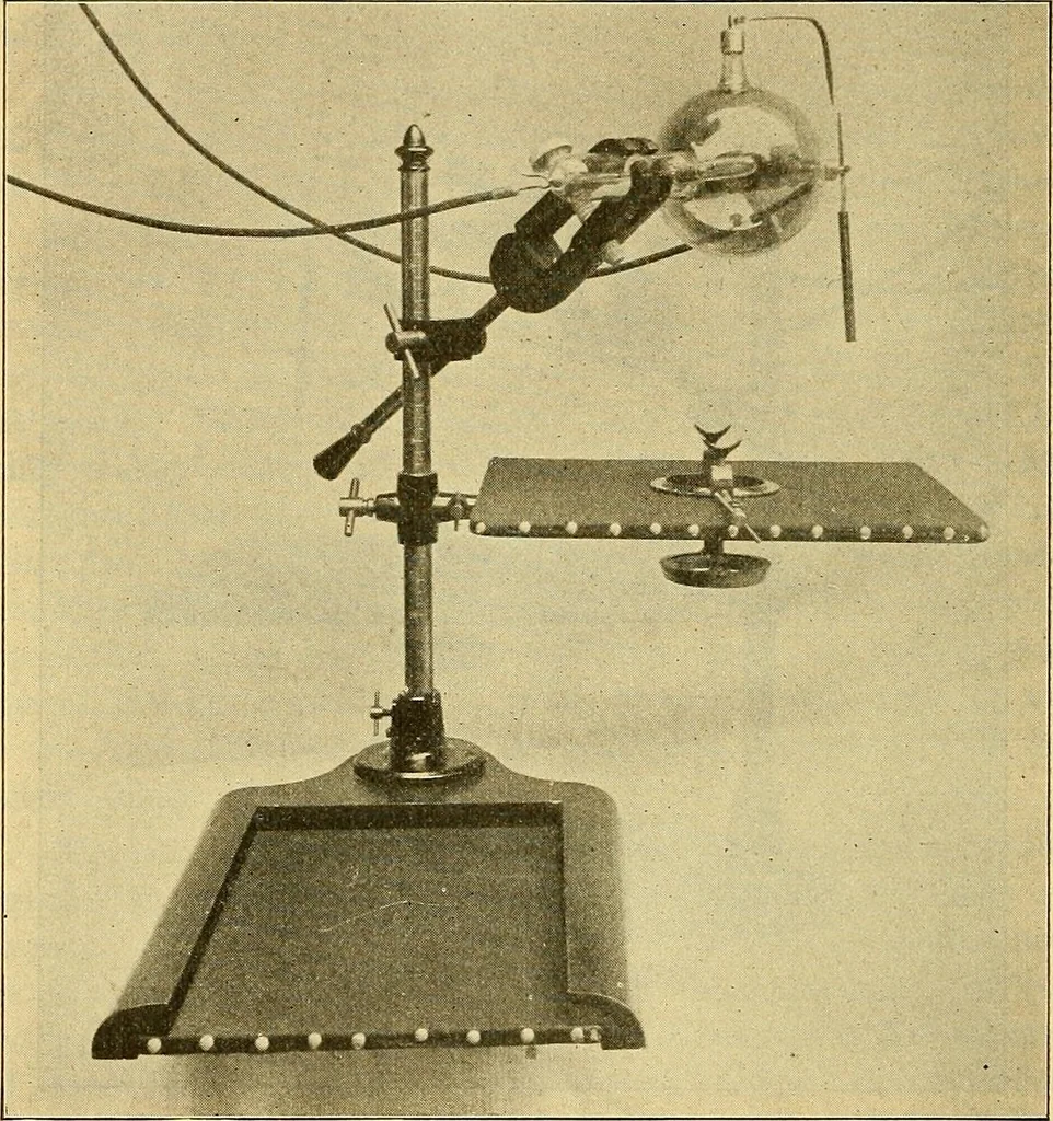 An illustration from Leitfaden des Röntgen-Verfahrens, 1903, leaf 133