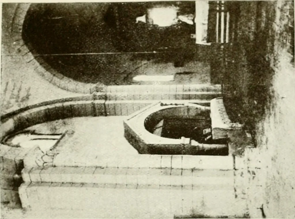 An illustration from Leon, Burgos and Salamanca; a historical and descriptive account, 1908, leaf 498
