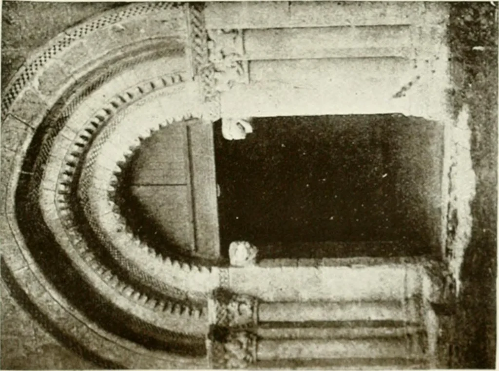 An illustration from Leon, Burgos and Salamanca; a historical and descriptive account, 1908, leaf 498