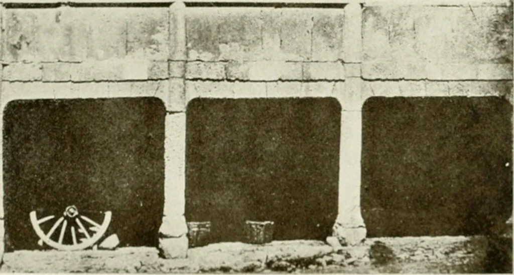 An illustration from Leon, Burgos and Salamanca; a historical and descriptive account, 1908, leaf 500