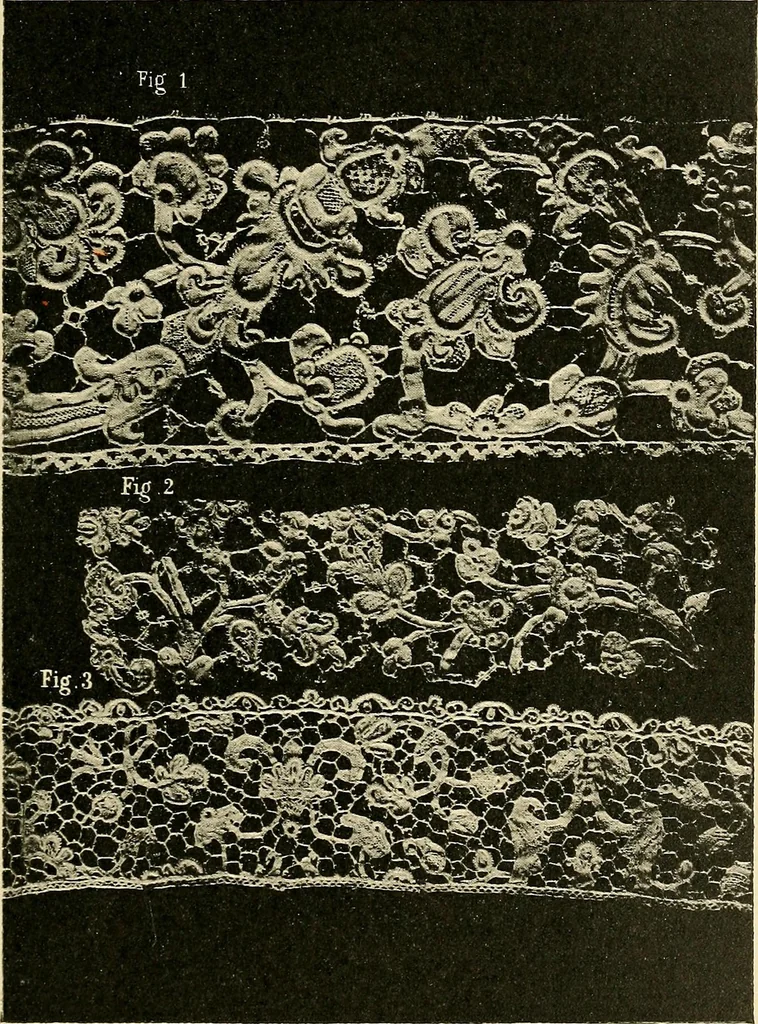 An illustration from Le poinct de France et les centres dentelliers au XVIIe et au XVIIIe siècles; ouvrage orné de quarante-trois illustrations, 1905, leaf 134