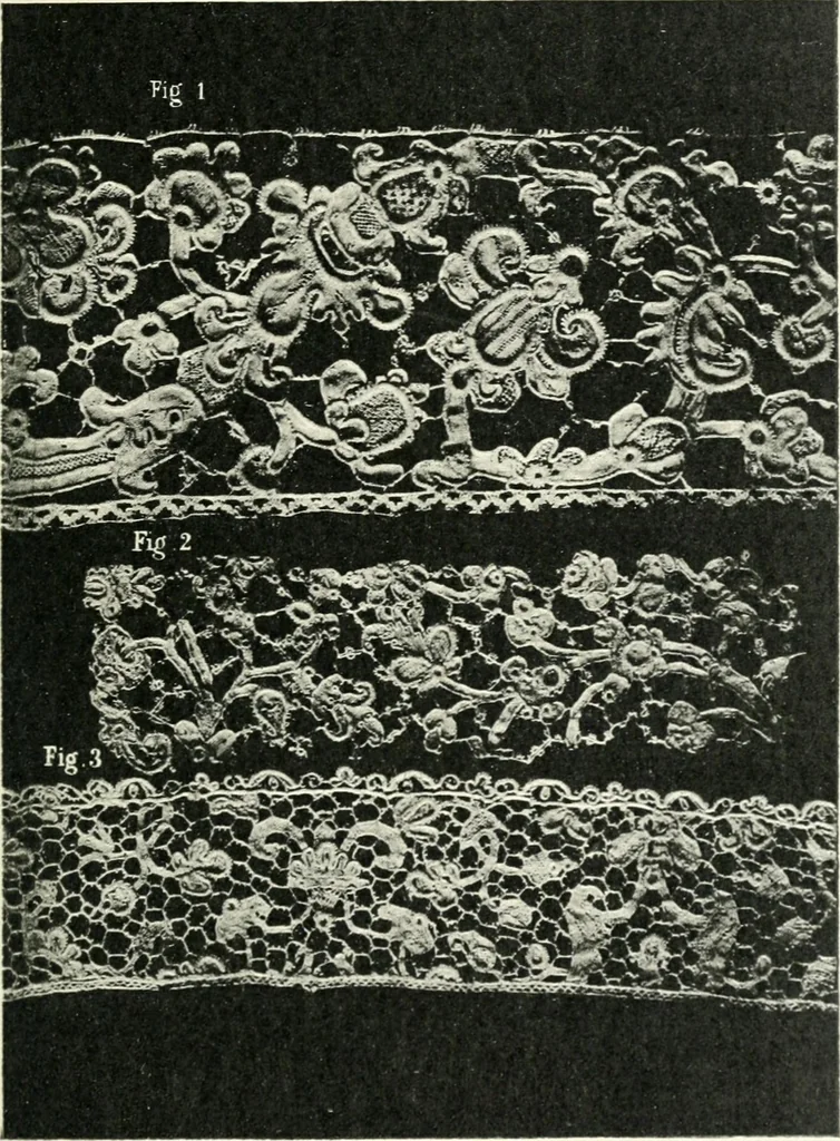 An illustration from Le poinct de France et les centres dentelliers au XVIIe et au XVIIIe siècles; ouvrage orné de quarante-trois illustrations, 1905, leaf 130