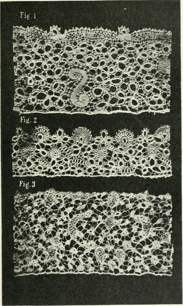 An illustration from Le poinct de France et les centres dentelliers au XVIIe et au XVIIIe siècles; ouvrage orné de quarante-trois illustrations, 1905, leaf 138