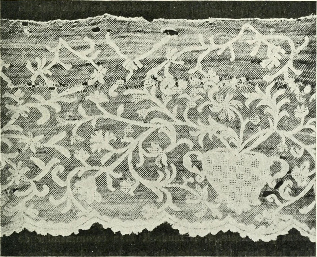 An illustration from Le poinct de France et les centres dentelliers au XVIIe et au XVIIIe siècles; ouvrage orné de quarante-trois illustrations, 1905, leaf 248