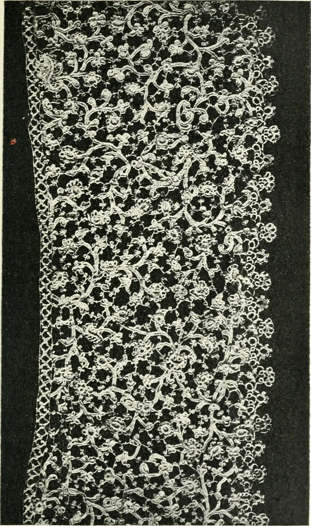 An illustration from Le poinct de France et les centres dentelliers au XVIIe et au XVIIIe siècles; ouvrage orné de quarante-trois illustrations, 1905, leaf 94