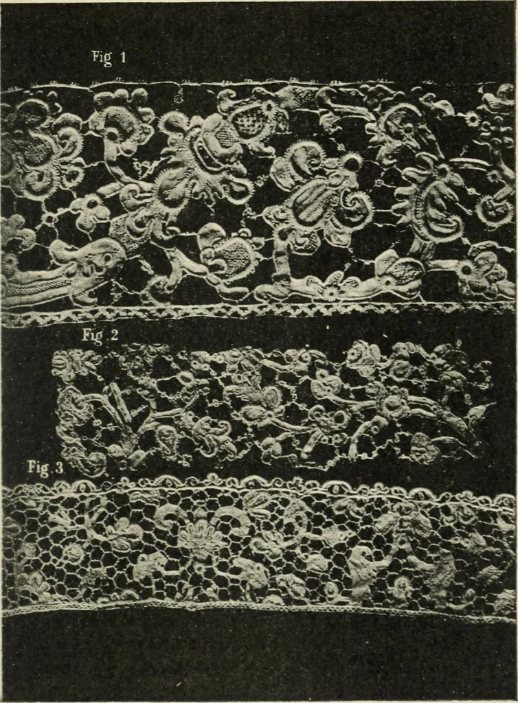 An illustration from Le poinct de France et les centres dentelliers au XVIIe et au XVIIIe siècles; ouvrage orné de quarante-trois illustrations, 1905, leaf 132