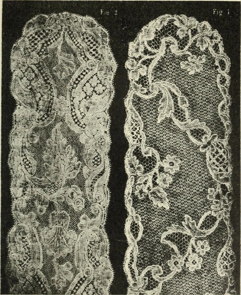 An illustration from Le poinct de France et les centres dentelliers au XVIIe et au XVIIIe siècles; ouvrage orné de quarante-trois illustrations, 1905, leaf 262