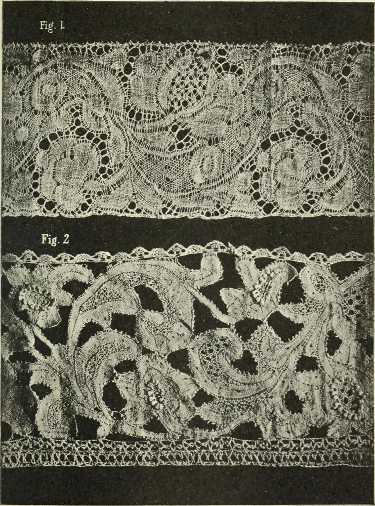 An illustration from Le poinct de France et les centres dentelliers au XVIIe et au XVIIIe siècles; ouvrage orné de quarante-trois illustrations, 1905, leaf 330