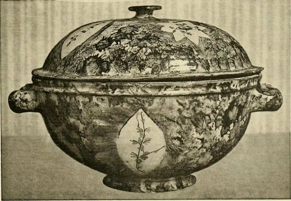 An illustration from Les anciennes faiences de Bruxelles : histoire, fabrication, produits, 1922, leaf 152