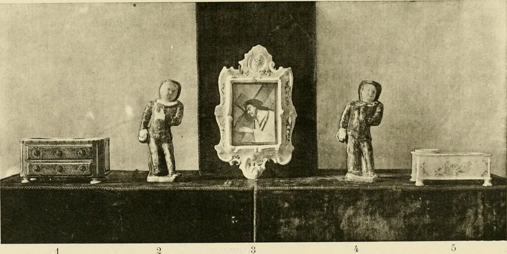 An illustration from Les anciennes faiences de Bruxelles : histoire, fabrication, produits, 1922, leaf 178