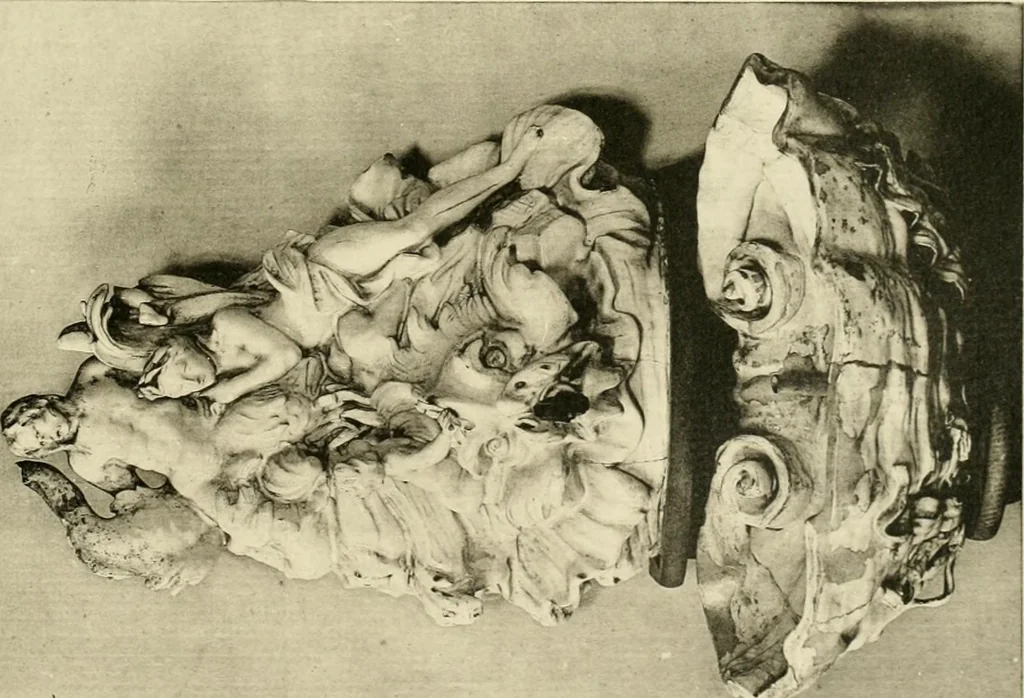 An illustration from Les anciennes faiences de Bruxelles : histoire, fabrication, produits, 1922, leaf 228