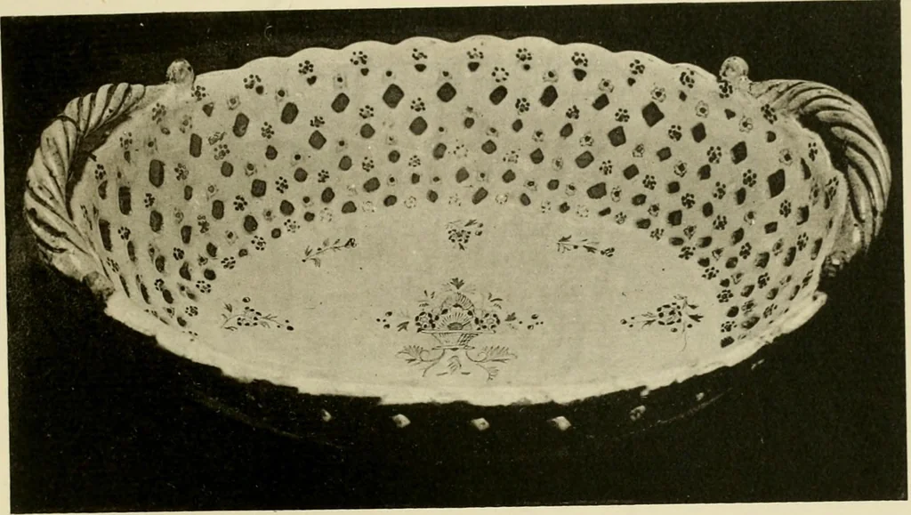 An illustration from Les anciennes faiences de Bruxelles : histoire, fabrication, produits, 1922, leaf 294