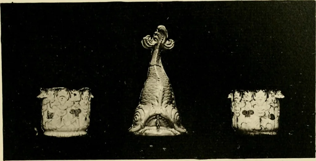 An illustration from Les anciennes faiences de Bruxelles : histoire, fabrication, produits, 1922, leaf 324