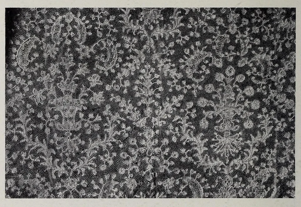 An illustration from Les arts du tissu, 1909, leaf 394