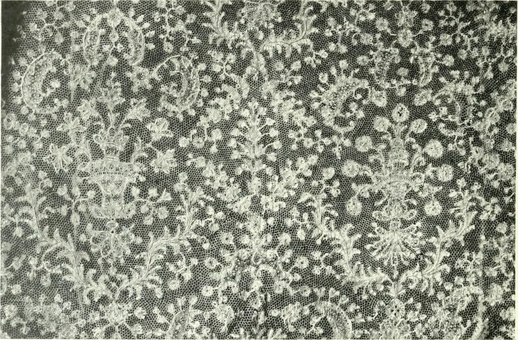 An illustration from Les arts du tissu, 1909, leaf 395