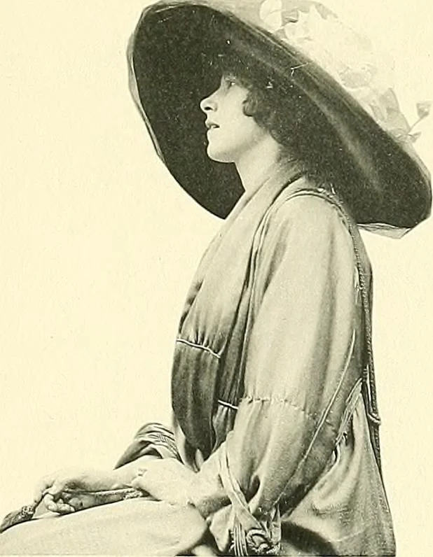An illustration from Les Createurs de la Mode, 1910, leaf 110