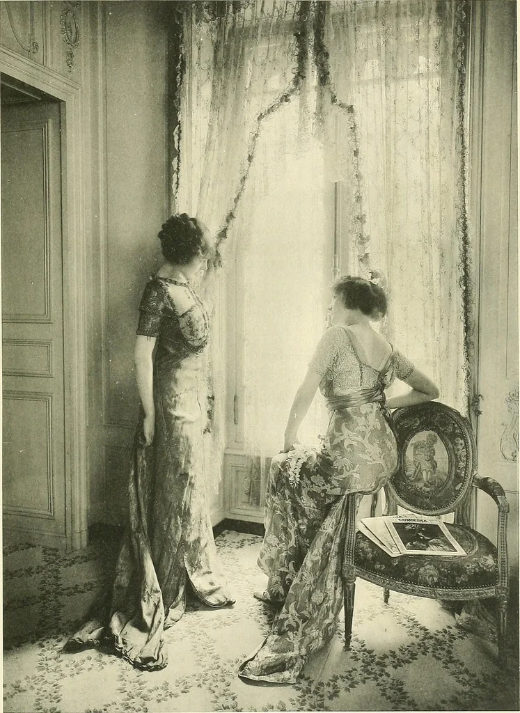 An illustration from Les Createurs de la Mode, 1910, leaf 30