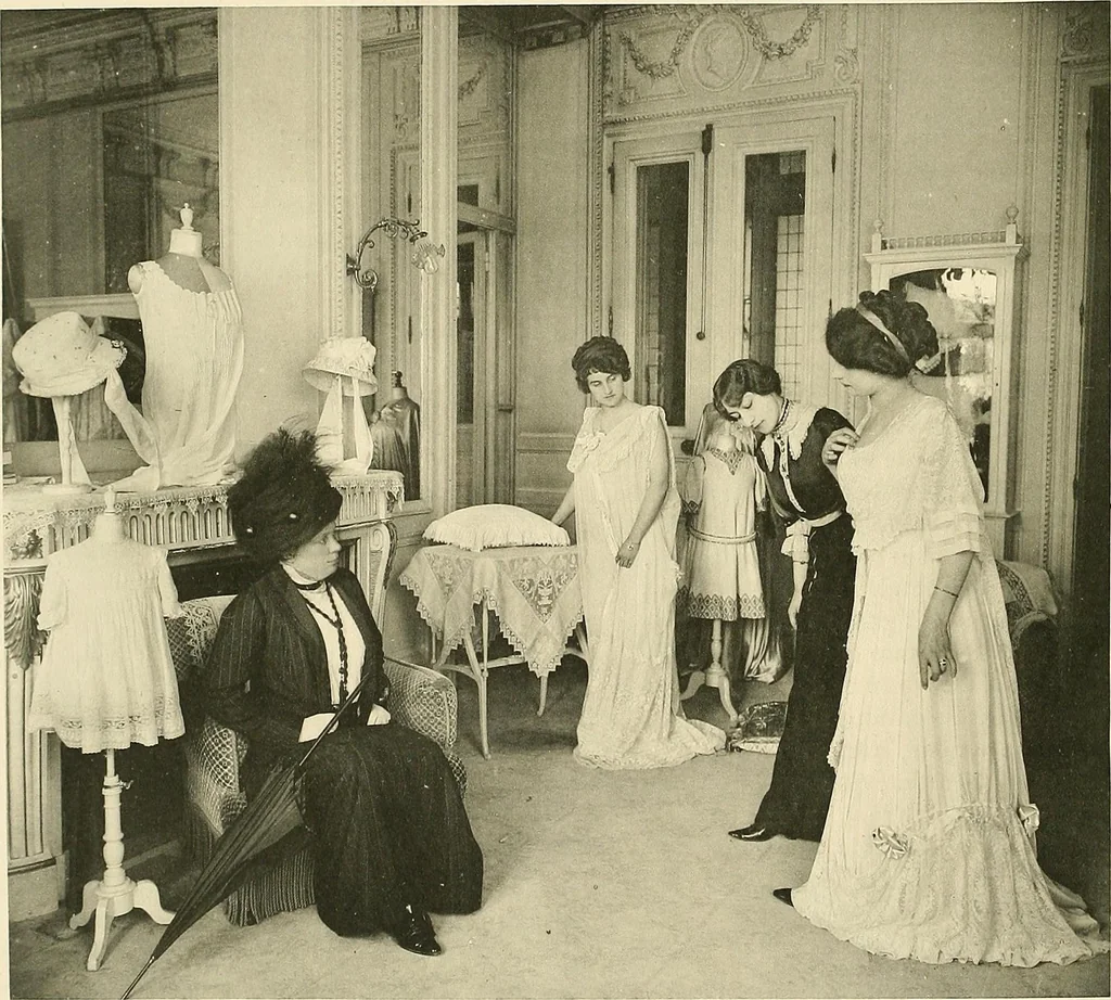 An illustration from Les Createurs de la Mode, 1910, leaf 43