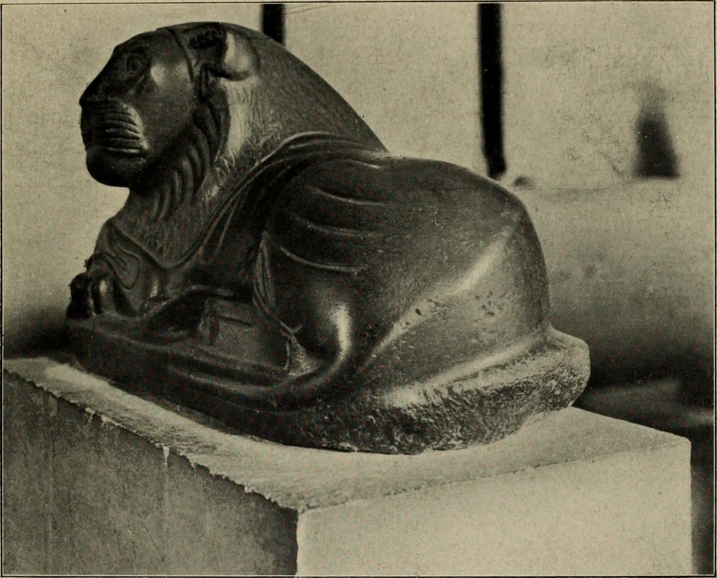 An illustration from Les musées d'Europe. La sculpture au Louvre;, 1900, leaf 10