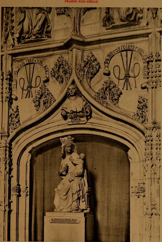 An illustration from Les musées d'Europe. La sculpture au Louvre;, 1900, leaf 198