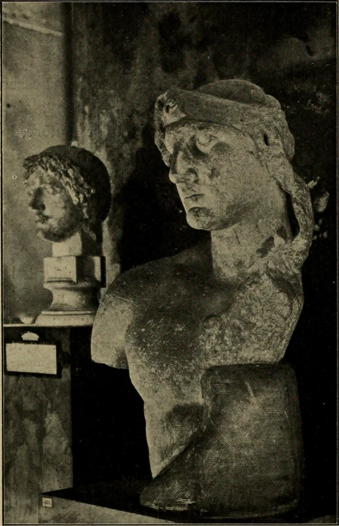 An illustration from Les musées d'Europe. La sculpture au Louvre;, 1900, leaf 83
