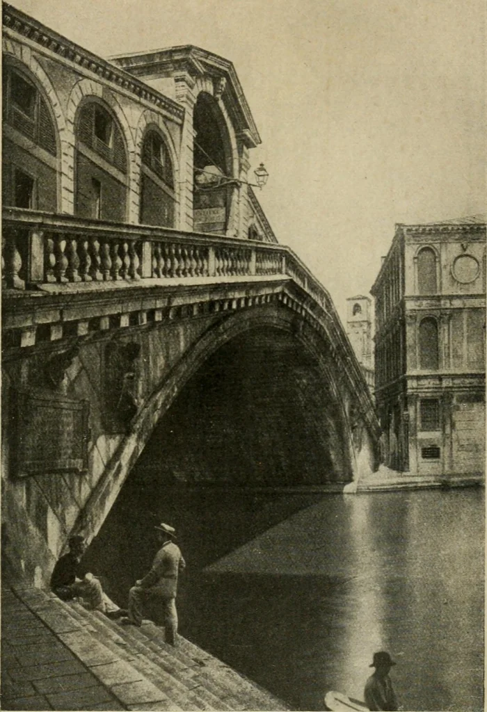 An illustration from Les pierres de Venise : études locales pouvant servir de direction aux voyageurs séjournant à Venise et à Vérone, 1921, leaf 76