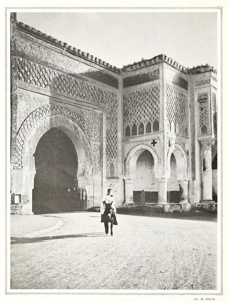 An illustration from Les richesses artistiques de la France coloniale, 1922, leaf 78