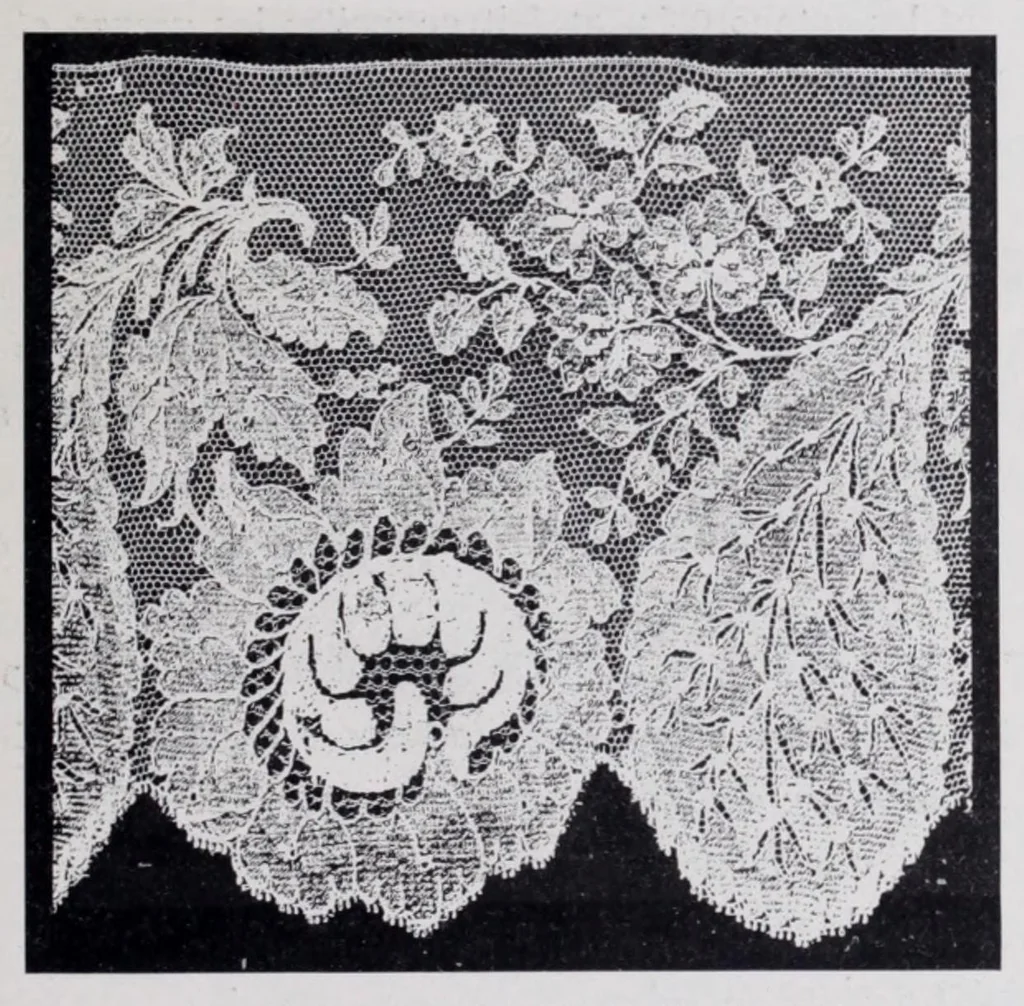 An illustration from L'industrie des tulles et dentelles mécanique dans le Pas-de-Calais, 1815-1900 / Henri Hénon, 1900, leaf 367