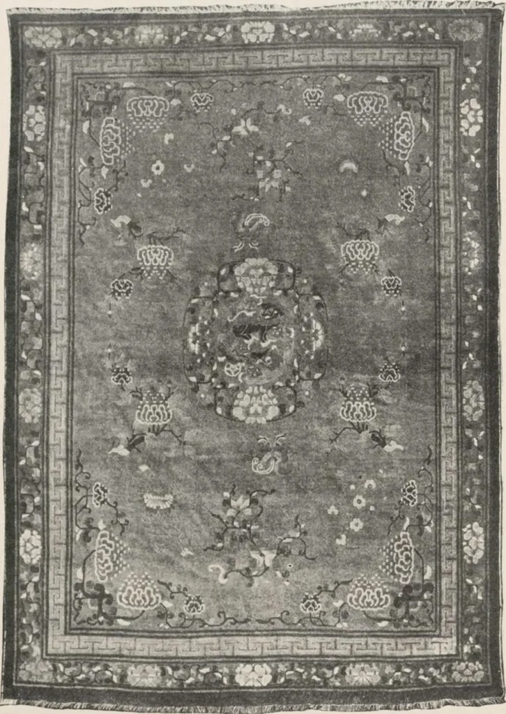 An illustration from Illustrated catalogue of the furniture and embellishments from the Imperial Palace, Pekin, exquisitely wrought gold ornaments from the ceremonial crowns of the former Emperor and Empress of China and numerous other objects of antiquity and distinctive artistic excellence, recently acquired by the firm of Messrs. Yamanaka & Company, New York, Japan, China [electronic resource] : to be sold at unrestricted public sale on the afternoons herein stated, 1917, leaf 151