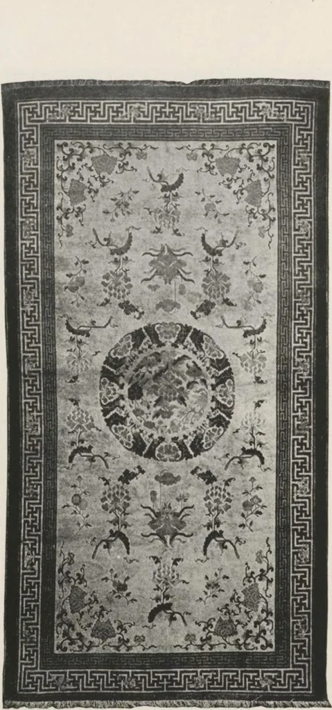 An illustration from Illustrated catalogue of the furniture and embellishments from the Imperial Palace, Pekin, exquisitely wrought gold ornaments from the ceremonial crowns of the former Emperor and Empress of China and numerous other objects of antiquity and distinctive artistic excellence, recently acquired by the firm of Messrs. Yamanaka & Company, New York, Japan, China [electronic resource] : to be sold at unrestricted public sale on the afternoons herein stated, 1917, leaf 153